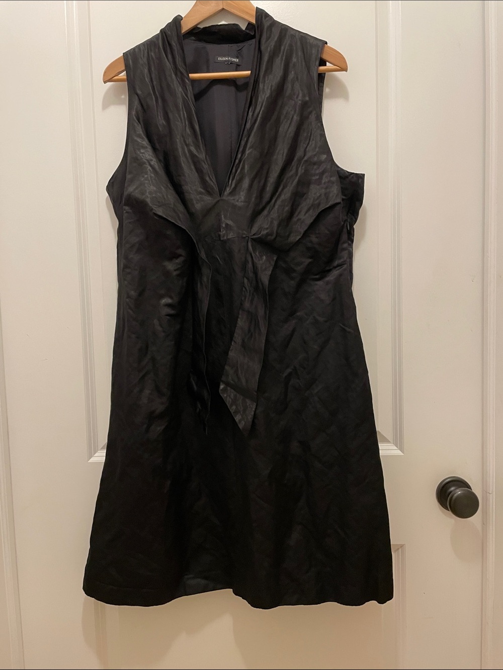 Eileen Fisher Black Sleeveless V-Neck Tie-Front Mini Dress
